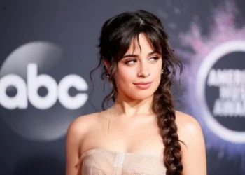 Camila Cabello y Henry Chalhoub hacen aparición pública en Ibiza